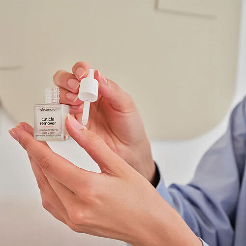 Alessandro Cuticle Remover 10 ml - Alessandro (1)