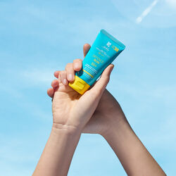 BioNike Defence Sun SPF50+ Melting Face Cream 50 ml (Promosyon Ürünü) - 2