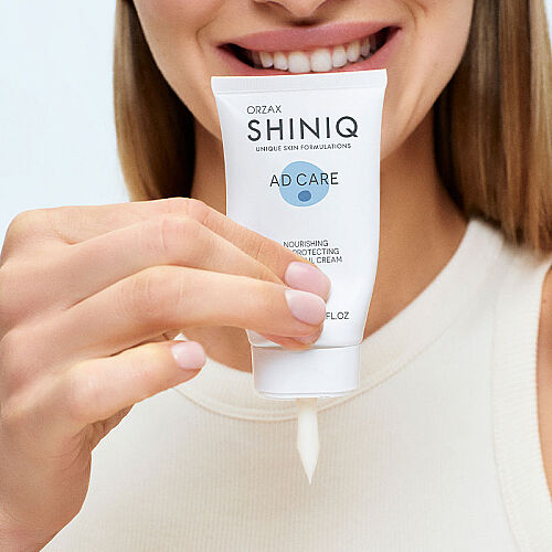 Shiniq AD Care Kuru Ciltler İçin Besleyici ve Koruyucu El ve Tırnak Kremi 40 ml - 3