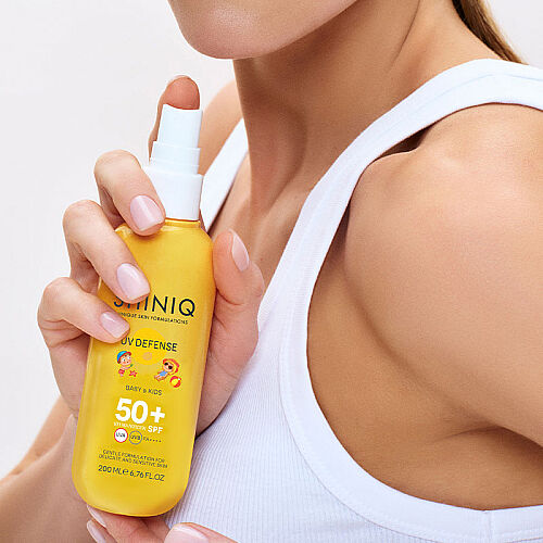 Shiniq UV Defense Bebek ve Çocuklar için Güneş Koruyucu Vücut Spreyi SPF 50+ 200 ml - Shiniq (1)
